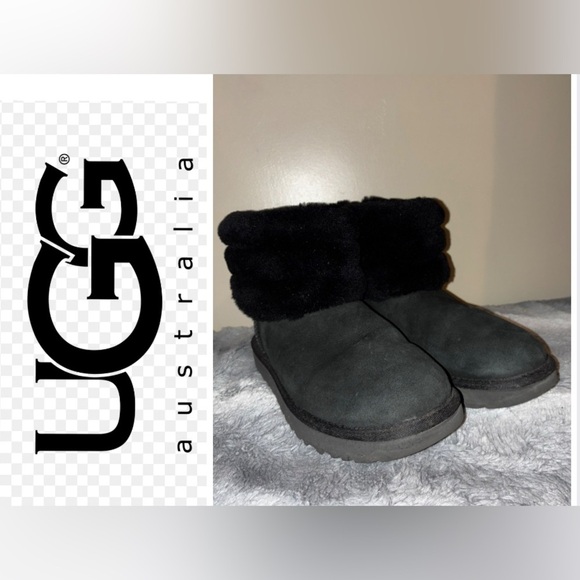 Ugg Women Black Suede Sheepskin Classic Mini Fluff Short Boots Size 7 Euro 38 - Picture 1 of 9